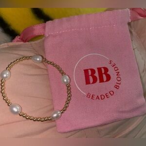 Beaded Blonded Poppi Pearl Bracelet in Gold